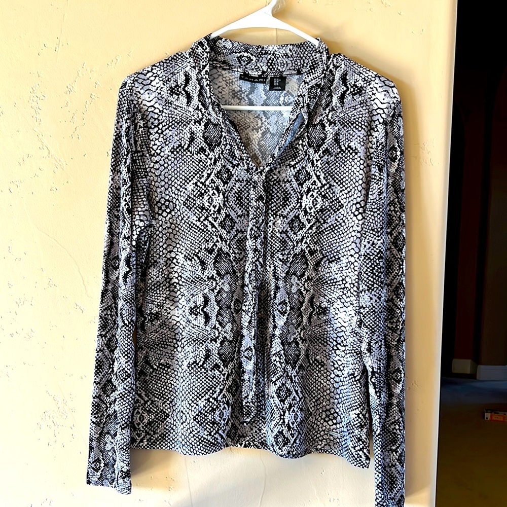 Tahari top - snake print
